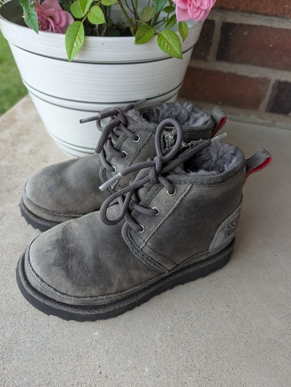 🥰EUC UGG Australia Neumel II Waterproof Lace Up Suede/Sherpa Ankle Boots, 12K